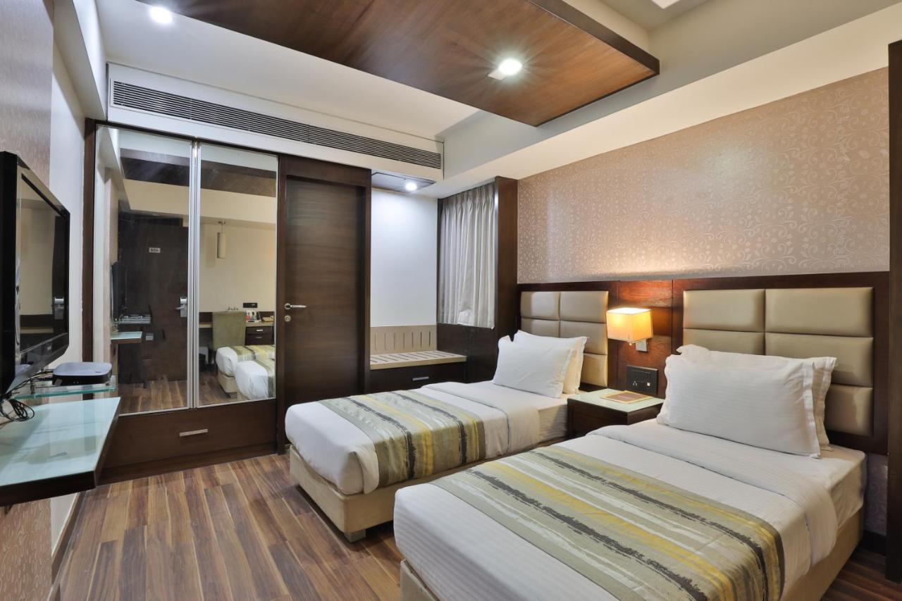 Krios Hotel - Near Sg Highway, Ahmedabad Extérieur photo