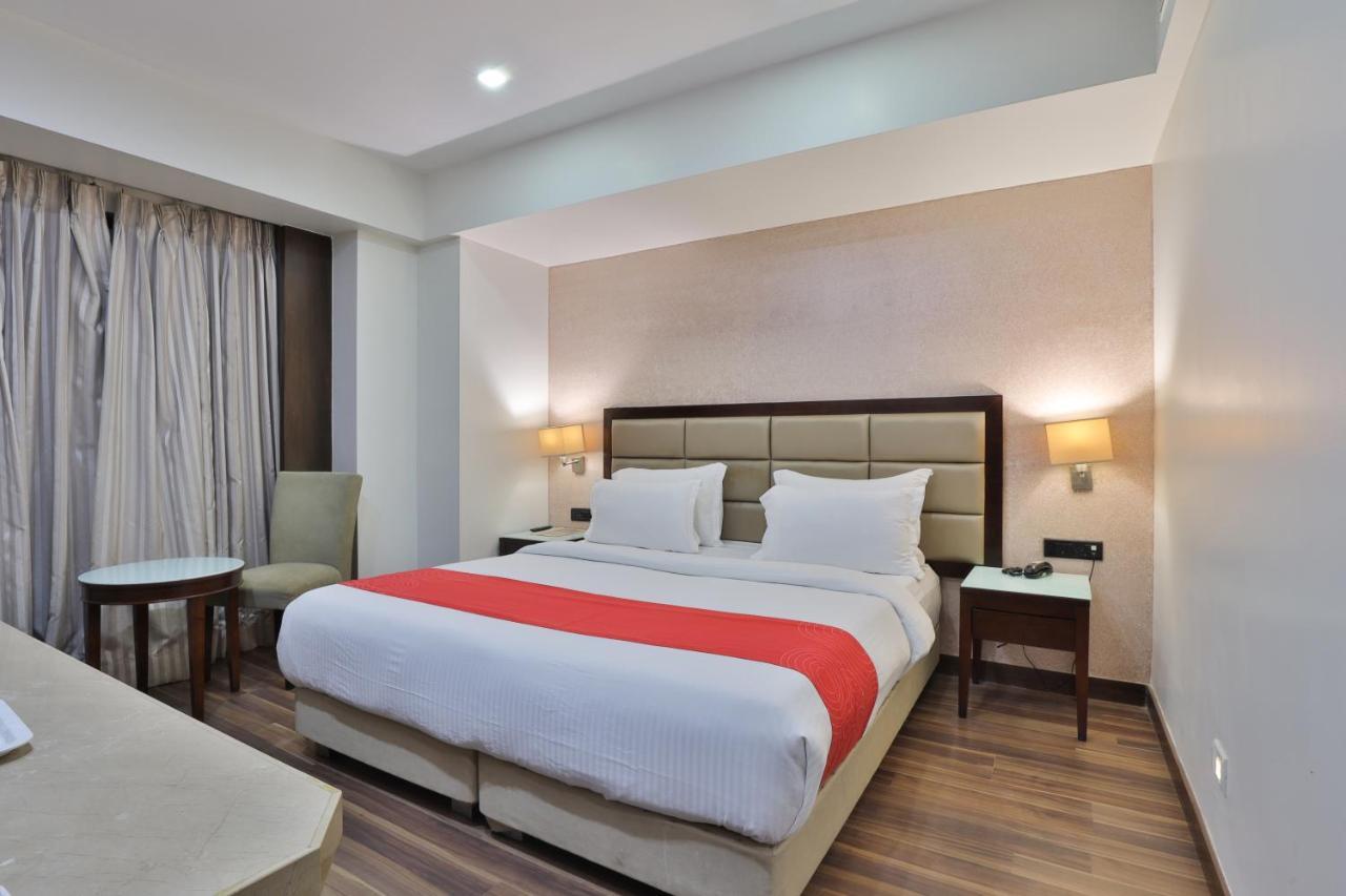 Krios Hotel - Near Sg Highway, Ahmedabad Extérieur photo