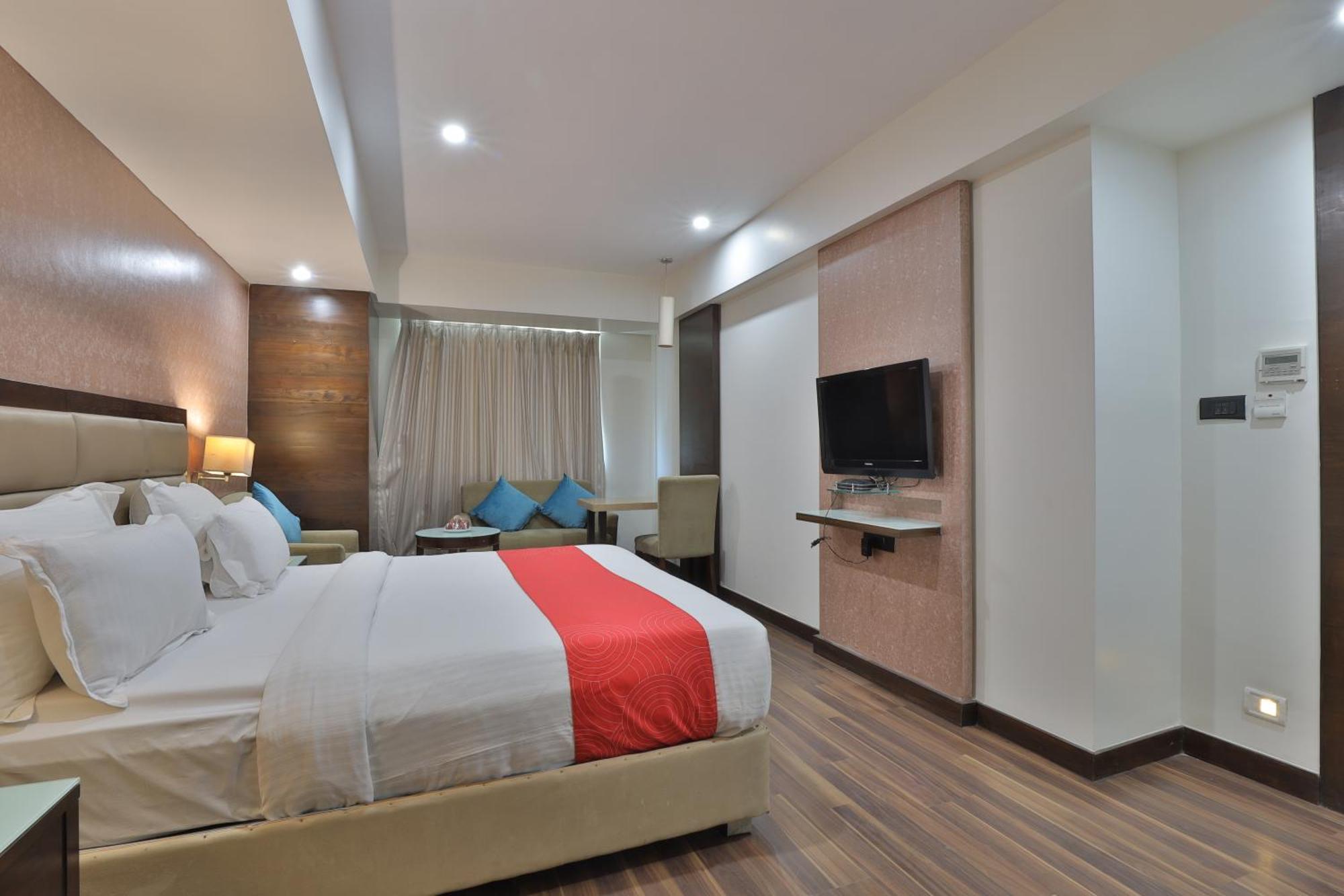 Krios Hotel - Near Sg Highway, Ahmedabad Extérieur photo