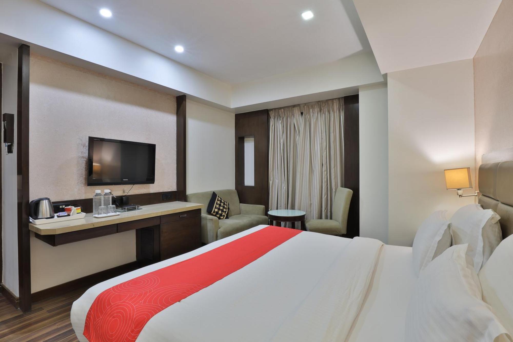 Krios Hotel - Near Sg Highway, Ahmedabad Extérieur photo
