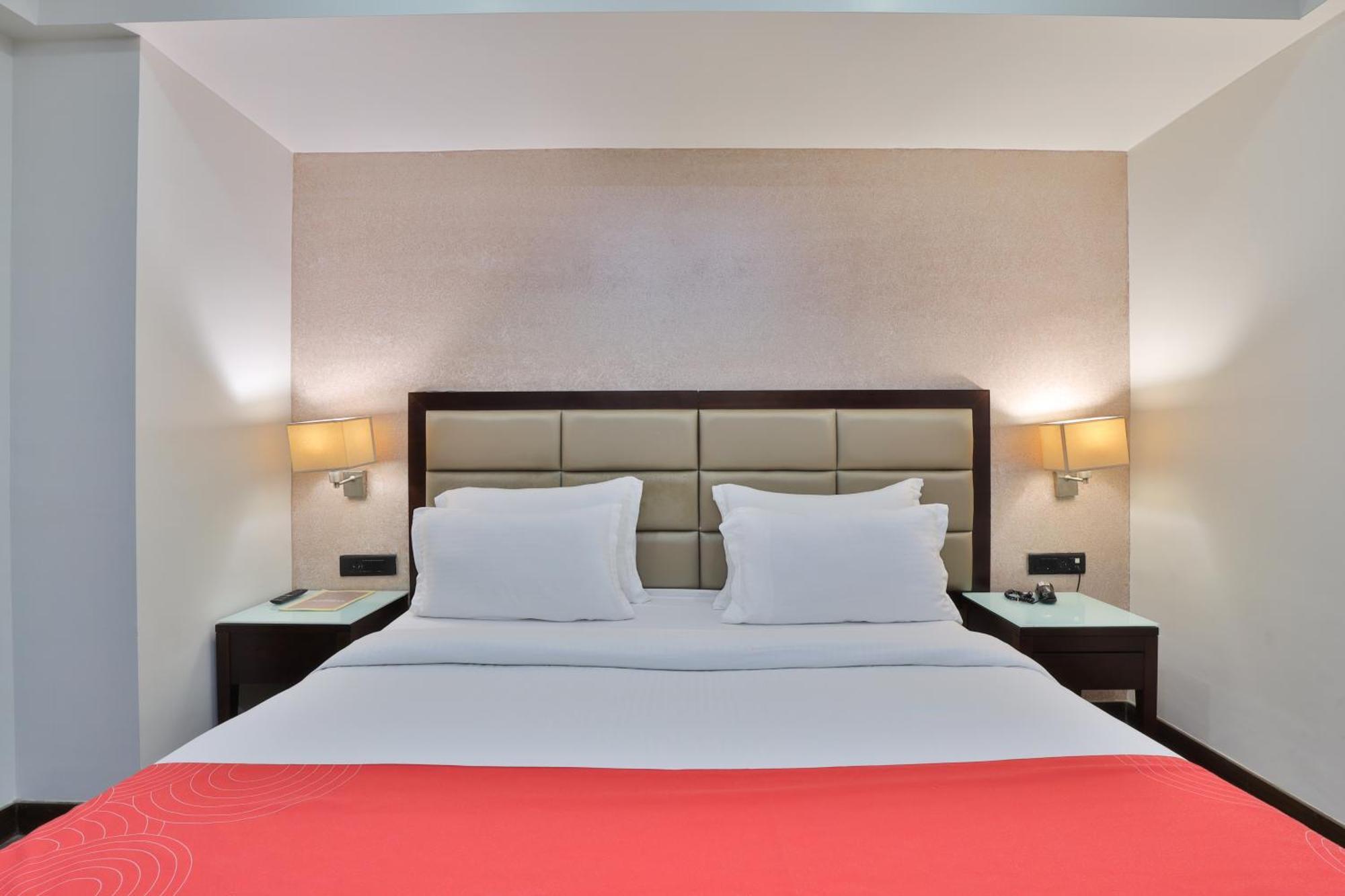 Krios Hotel - Near Sg Highway, Ahmedabad Extérieur photo